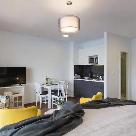 Apartment Amorino Of - With Balcony And Sea View Lovor