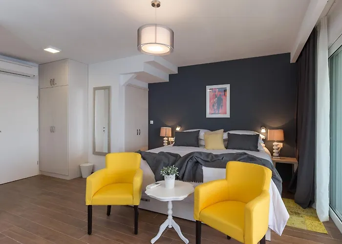 Amorino Of - With Balcony And Sea View Lovor * Ragusa